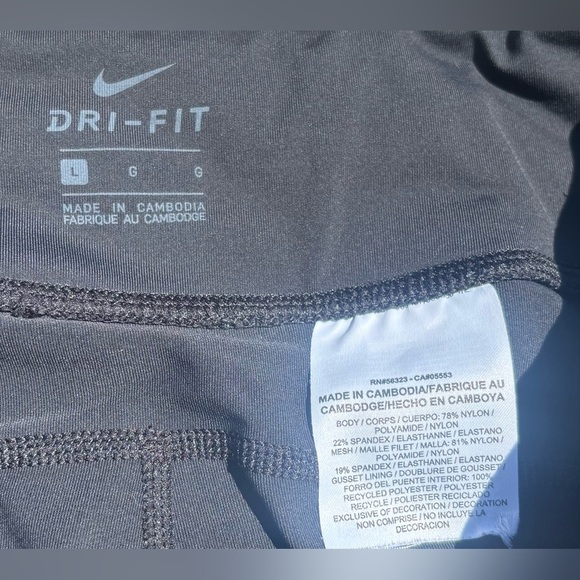 Nike Running Dri-Fit Black Capri Leggings Women's Large 3M Trim - Picture 5 of 8